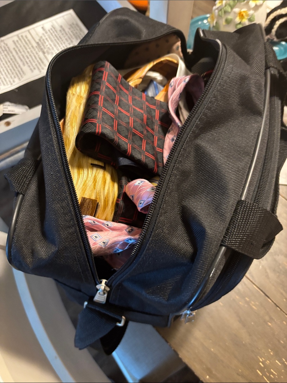 Classic Black Men's Duffle Bag - Everyday Travel Carry full of ties